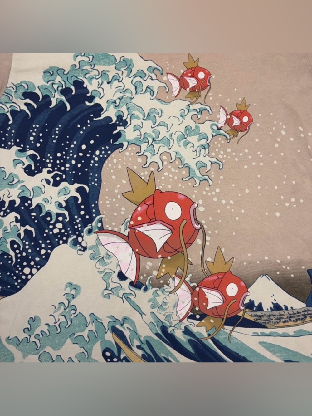 Uniqlo x Pokemon Magikarp Japanese Great Wave Tee Size XL Mens - Picture 2 of 6